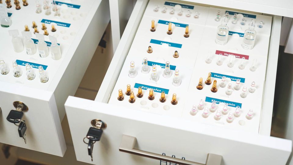 3D printed medicine vial rack